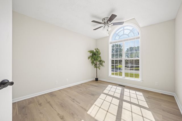 3993 Castle Bar, Clarksville, TN 37040