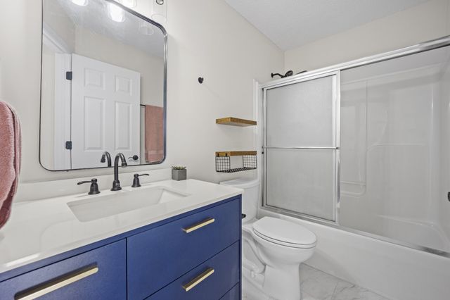3993 Castle Bar, Clarksville, TN 37040