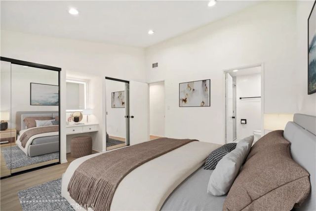 22231 Marlin, Canoga Park, CA 91303