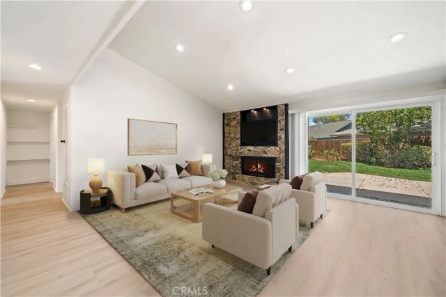 22231 Marlin, Canoga Park, CA 91303