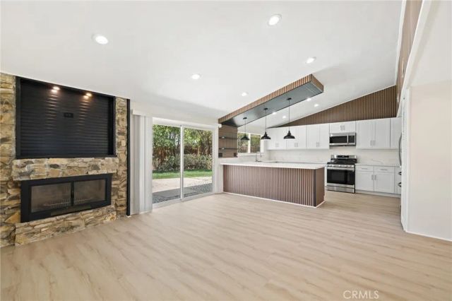 22231 Marlin, Canoga Park, CA 91303