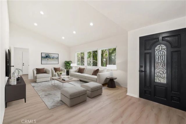 22231 Marlin, Canoga Park, CA 91303