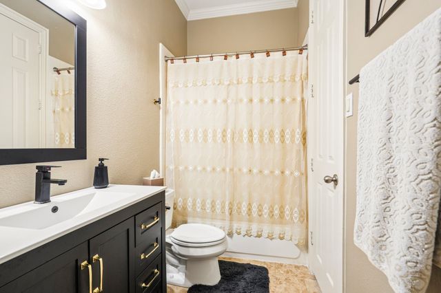 812 Moss Cliff Circle, Mckinney, TX 75071