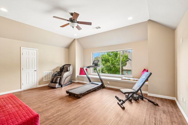 812 Moss Cliff Circle, Mckinney, TX 75071
