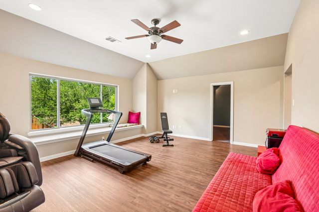 812 Moss Cliff Circle, Mckinney, TX 75071