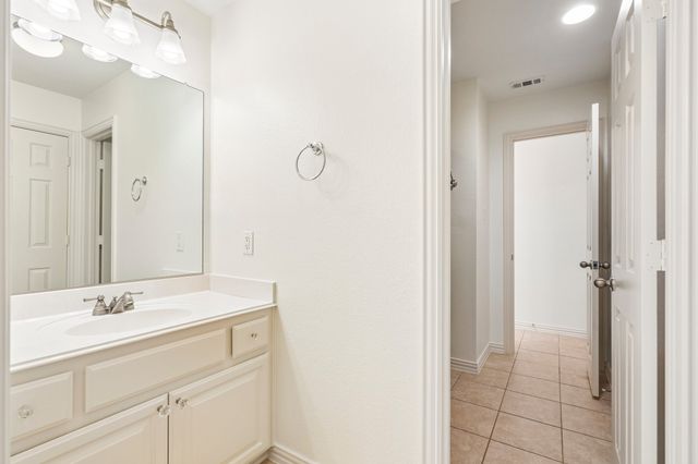812 Moss Cliff Circle, Mckinney, TX 75071