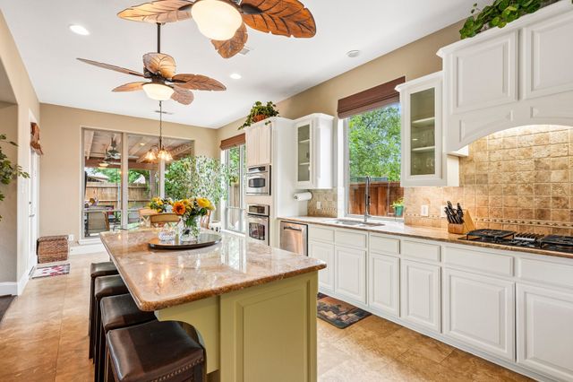 812 Moss Cliff Circle, Mckinney, TX 75071