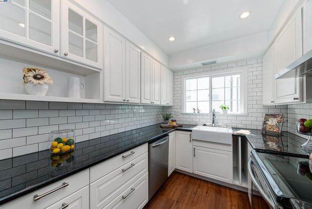 4545 Tompkins Ave, Oakland, CA 94619