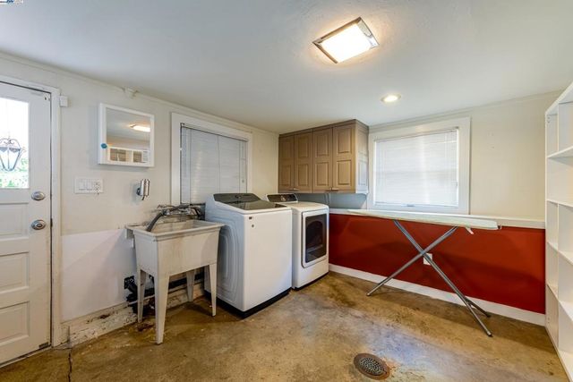 4545 Tompkins Ave, Oakland, CA 94619