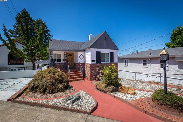 4545 Tompkins Ave, Oakland, CA 94619