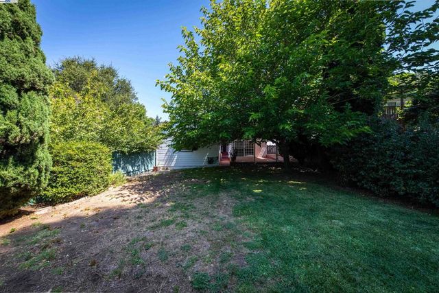 4545 Tompkins Ave, Oakland, CA 94619