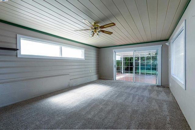 4545 Tompkins Ave, Oakland, CA 94619