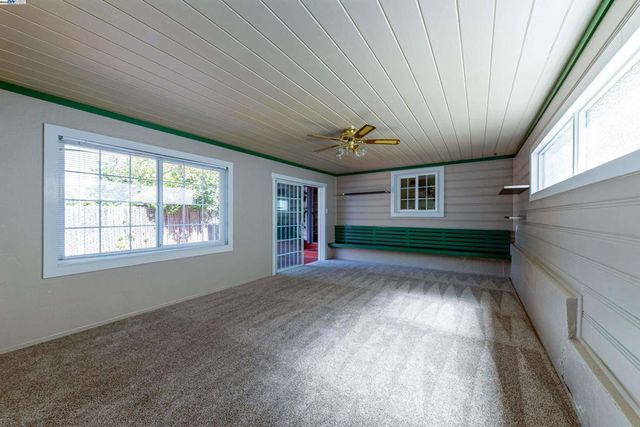 4545 Tompkins Ave, Oakland, CA 94619