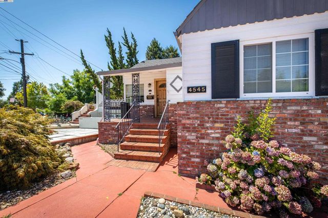 4545 Tompkins Ave, Oakland, CA 94619