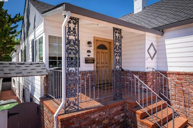 4545 Tompkins Ave, Oakland, CA 94619