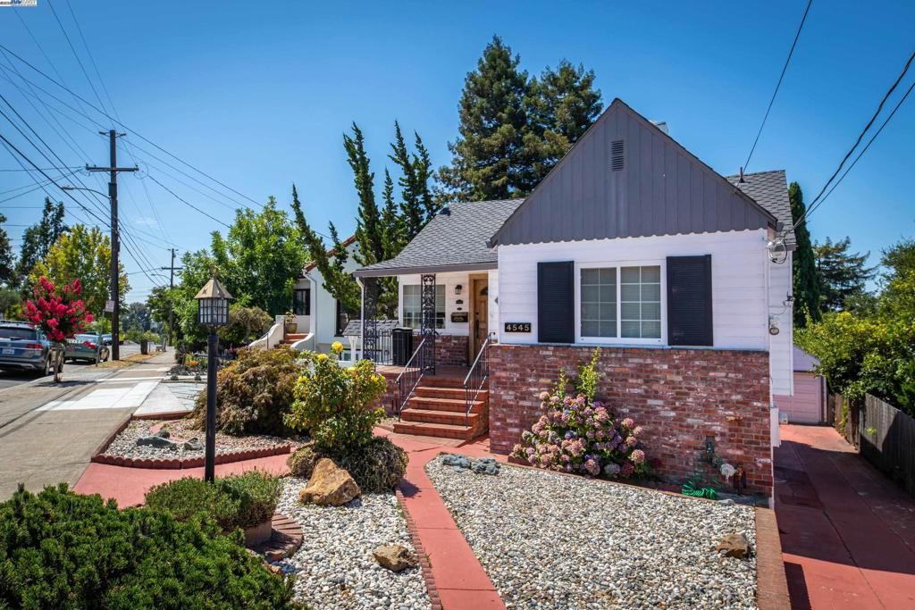 4545 Tompkins Ave, Oakland, CA 94619