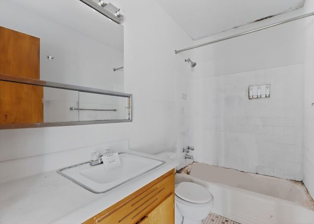 18235 Exchange Avenue, Lansing, IL 60438