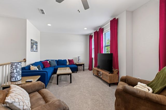 6741 Winter Garden Way, Holly Springs, NC 27540