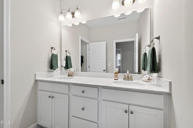 6741 Winter Garden Way, Holly Springs, NC 27540