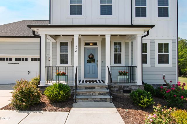 6741 Winter Garden Way, Holly Springs, NC 27540