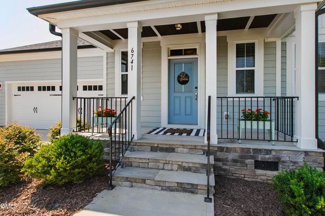 6741 Winter Garden Way, Holly Springs, NC 27540