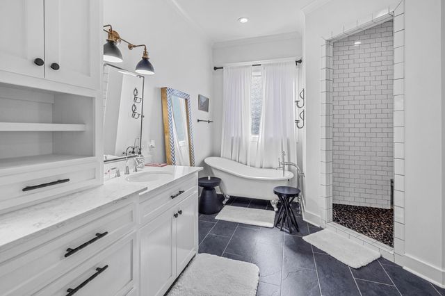 3777 Lake Breeze Road, Lake Charles, LA 70605