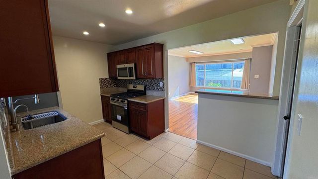37 E J Street, Chula Vista, CA 91910