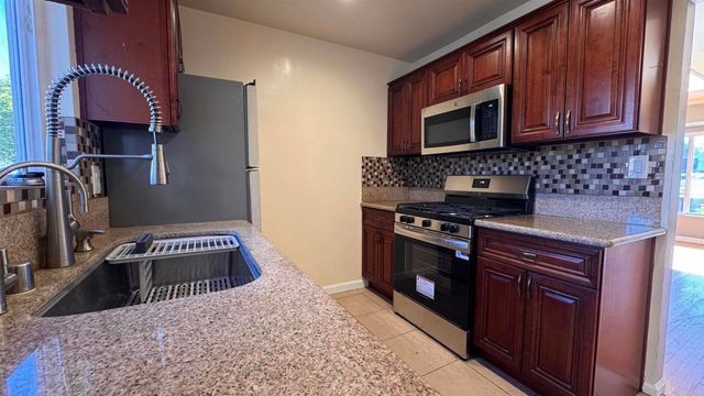 37 E J Street, Chula Vista, CA 91910