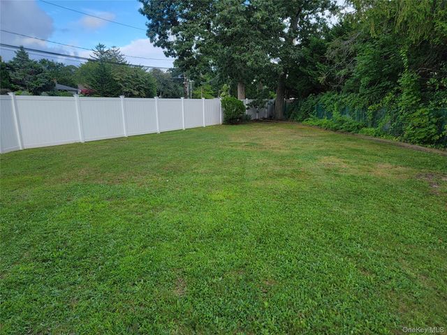 22 Brian Drive, East Islip, NY 11730