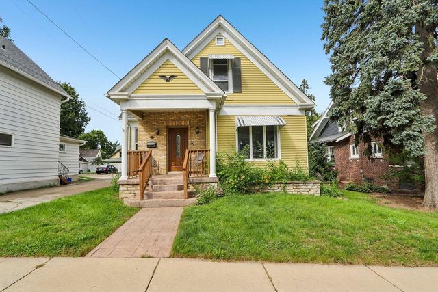 200 W State STREET, Burlington, WI 53105