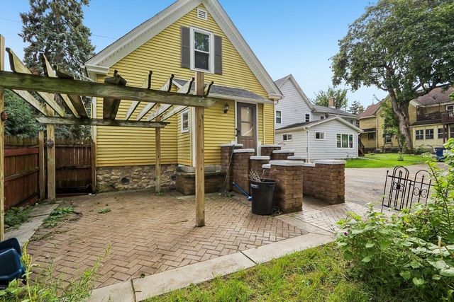 200 W State STREET, Burlington, WI 53105
