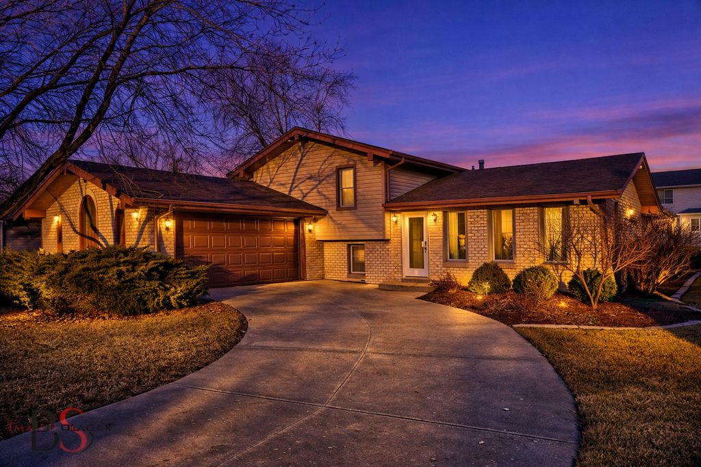 2704 Cherie Lane, Ottawa, IL 61350