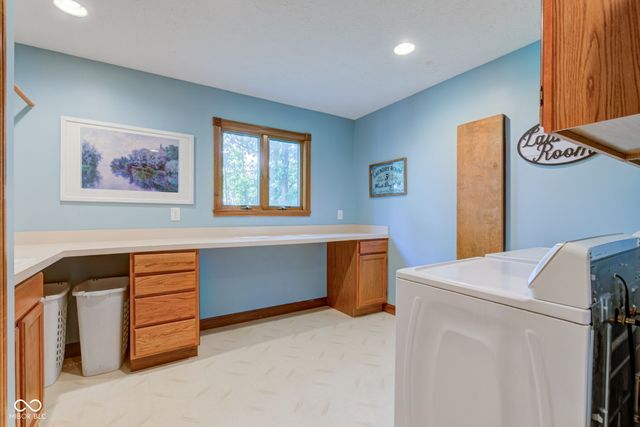 5895 Annanhill Court, Avon, IN 46123