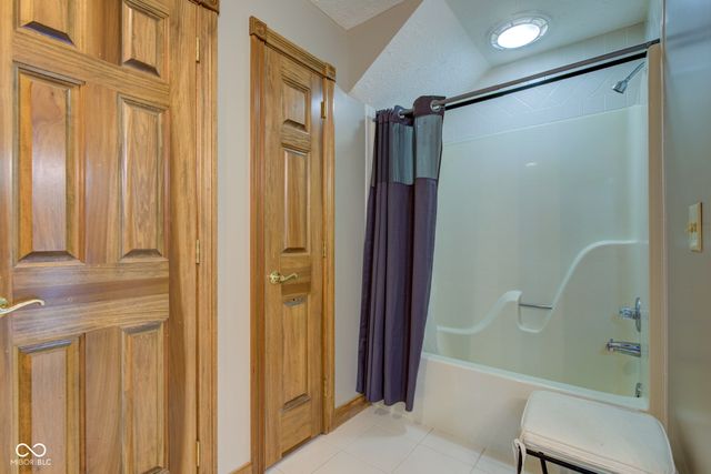 5895 Annanhill Court, Avon, IN 46123