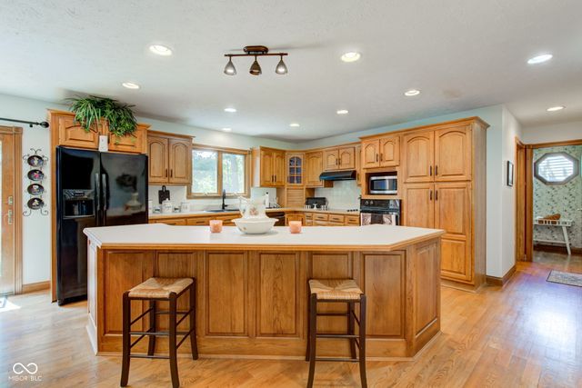 5895 Annanhill Court, Avon, IN 46123