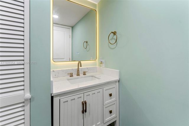 9118 SW 20th Ct, Davie, FL 33324