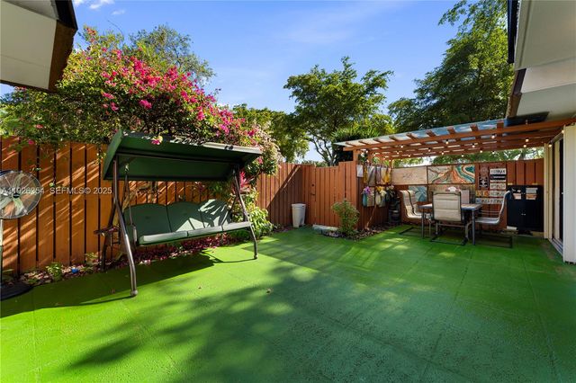 9118 SW 20th Ct, Davie, FL 33324