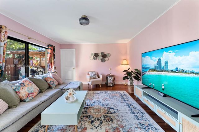 9118 SW 20th Ct, Davie, FL 33324