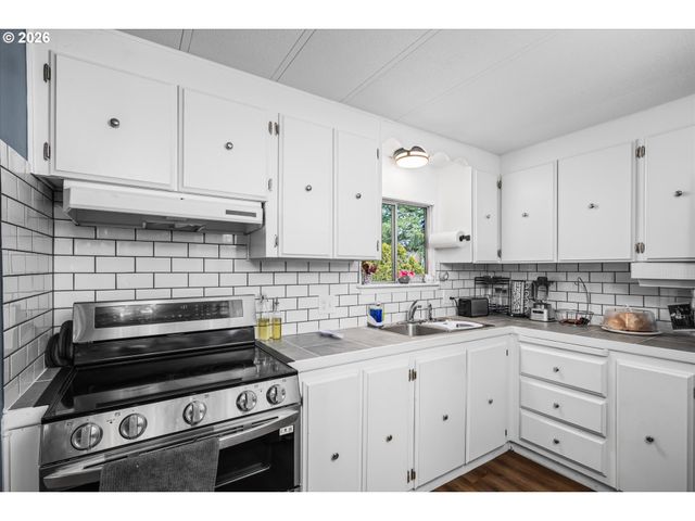 1199 N TERRY St 259, Eugene, OR 97402