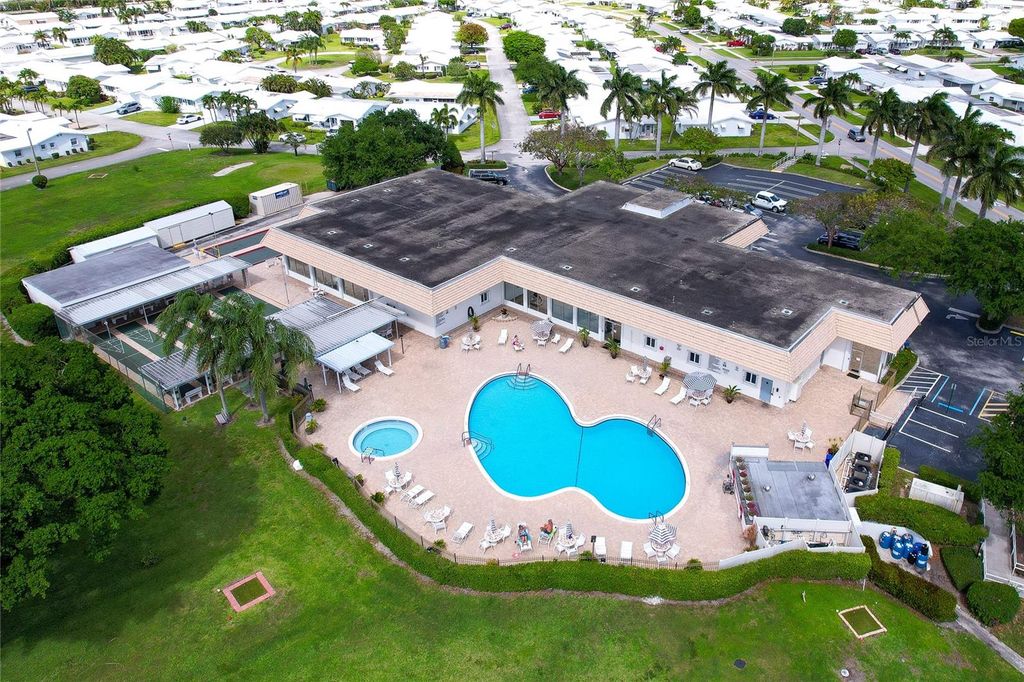 Image 32 of property listing at 2107 SW 22ND STREET, Boynton Beach, FL 33426