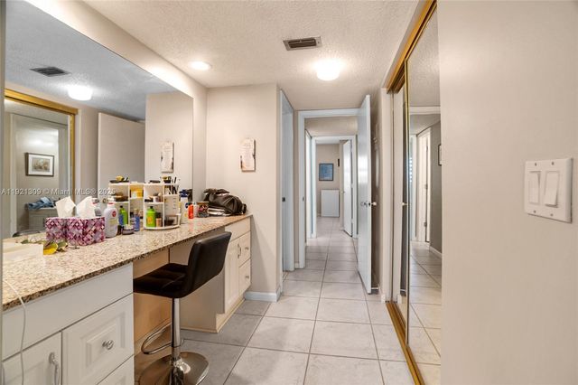 23099 N Barwood Ln N 307, Boca Raton, FL 33428