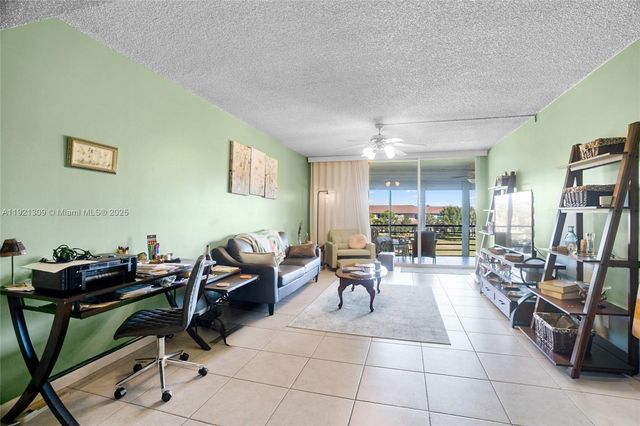 23099 N Barwood Ln N 307, Boca Raton, FL 33428