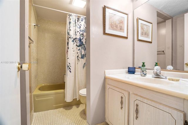 23099 N Barwood Ln N 307, Boca Raton, FL 33428