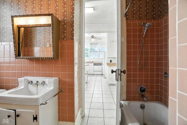 809 Maple Avenue, Terre Haute, IN 47804