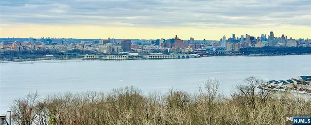 1512 Palisade Avenue 10P, Fort Lee, NJ 07024