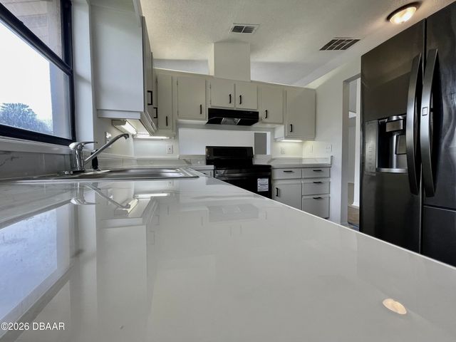 154 Woodbridge Circle S, Daytona Beach, FL 32119