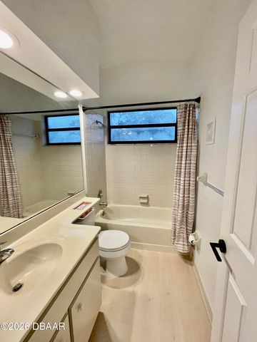 154 Woodbridge Circle S, Daytona Beach, FL 32119