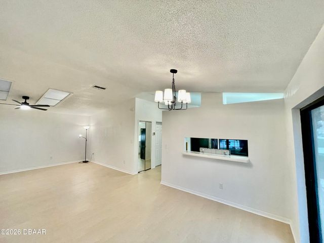 154 Woodbridge Circle S, Daytona Beach, FL 32119