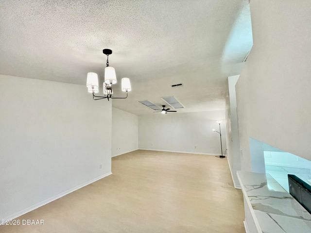 154 Woodbridge Circle S, Daytona Beach, FL 32119