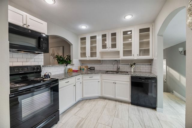 3462 W Gambrell Street, Fort Worth, TX 76133